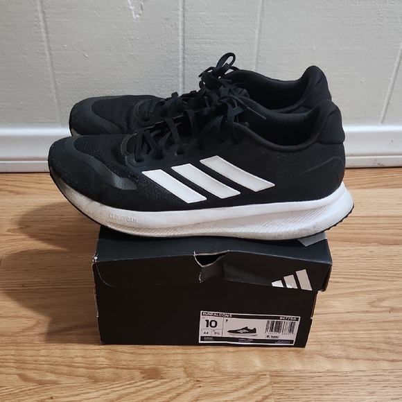 Runfalcon 5 Adidas Black and White Running Shoes Size 10 - Picture 1 of 12